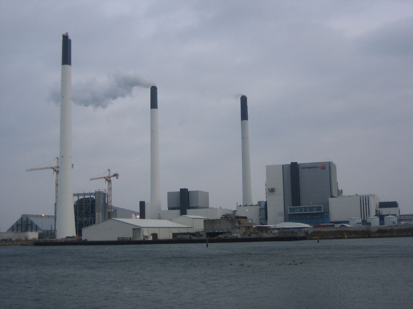 Amagerværket seen from the north in 2008, when one of its units still burned coal